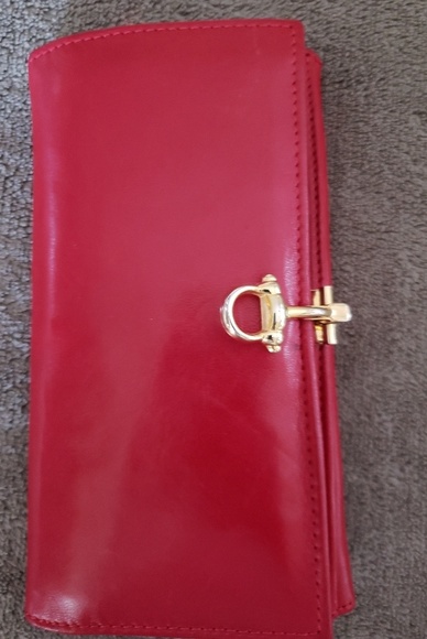 Handbags - GUC Italian leather wallet
